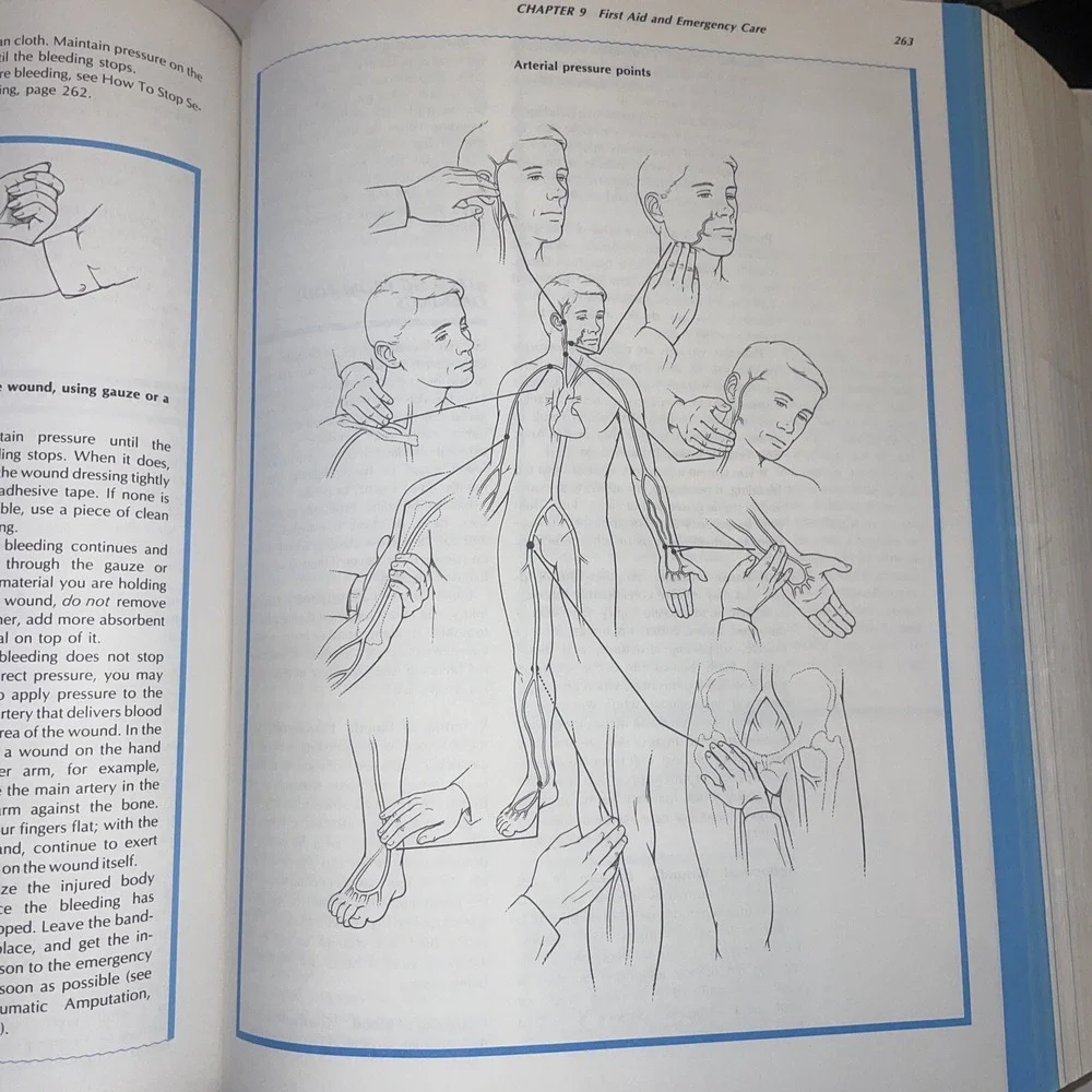 MAYO CLINIC FAMILY HEALTH BOOK Illustrated Home Medical Reference HCDJ 1990 XLNT